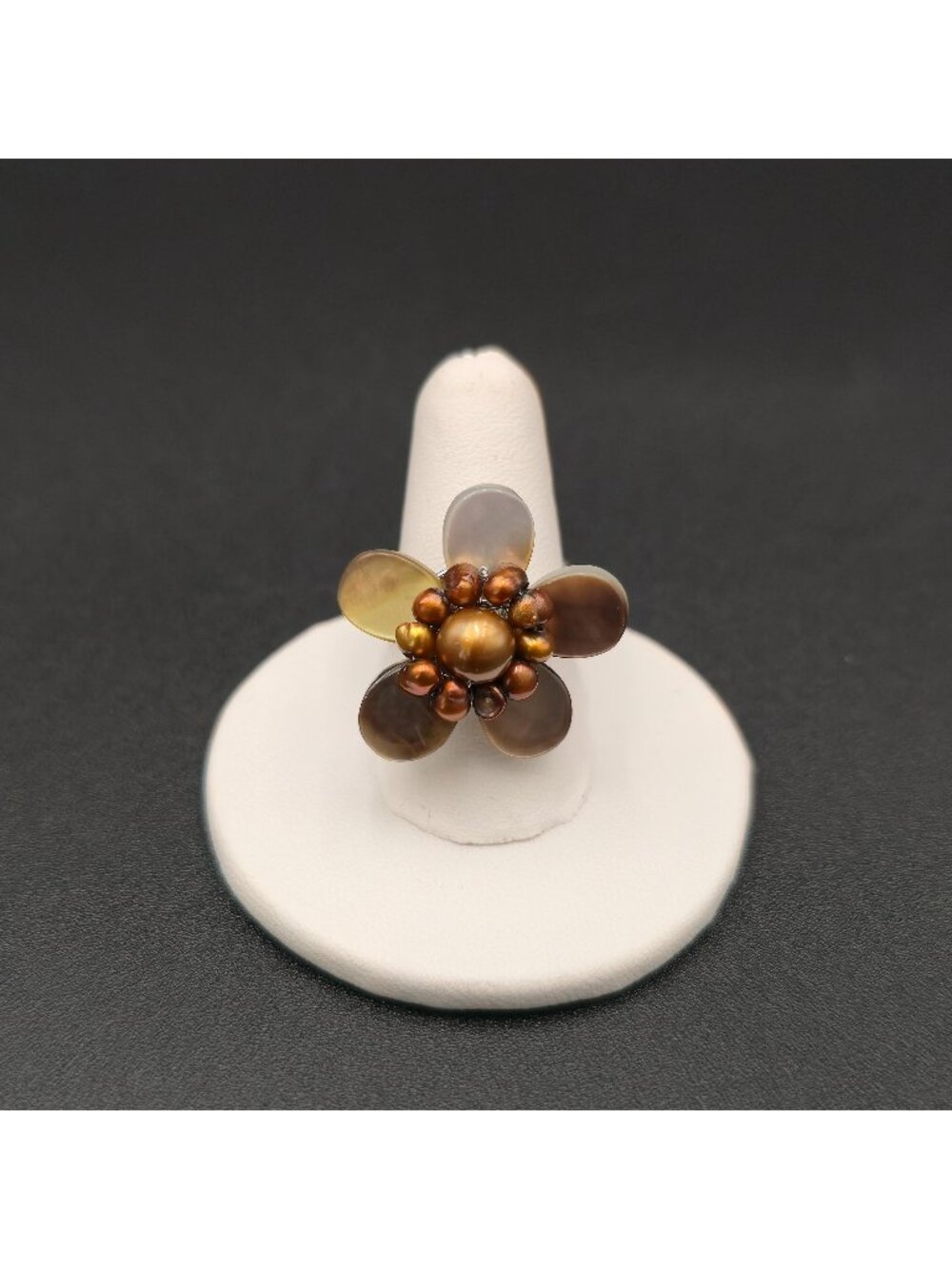Size 6.75 Mother of Pearl Flower Freshwater Pearl Band Ring A7721